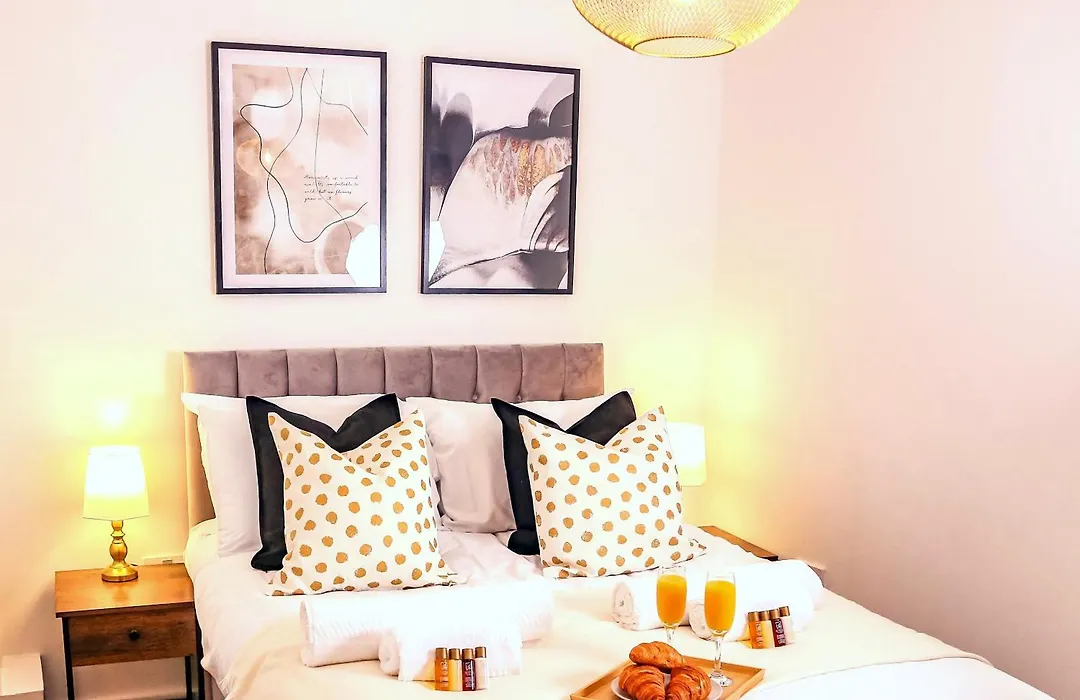 Manchester Apartments By Bevolve - City Centre-1