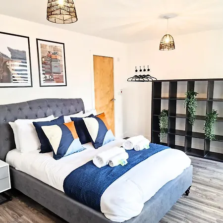 Manchester Apartments By Bevolve - City Centre-3