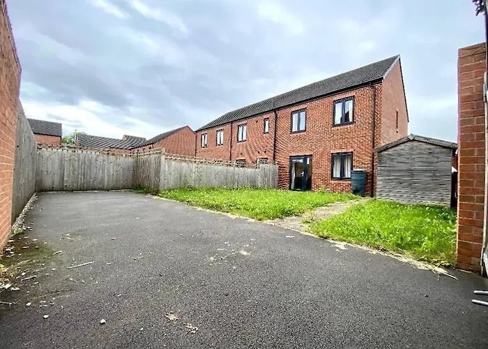 Uniquejoe Properties - 3 Bedroom